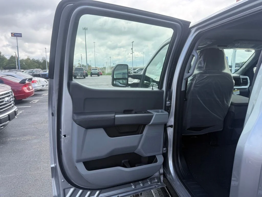 New 2027 Iconic Silver Metallic Ford F-250® XL image 37