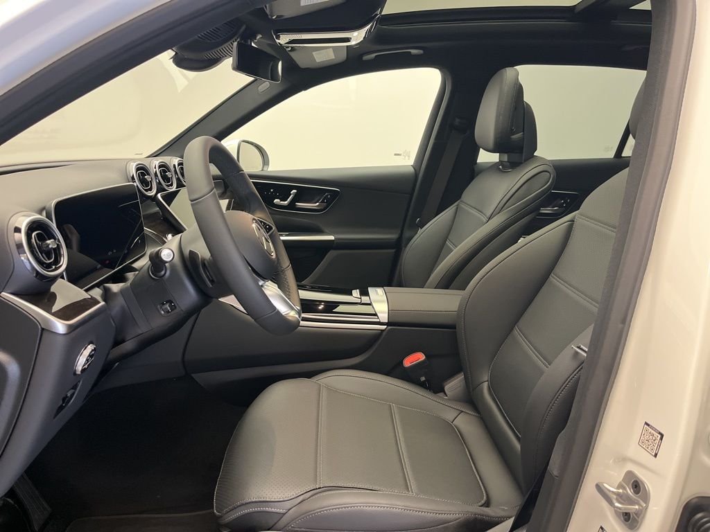 Used 2026  Mercedes-Benz GLC 300 image 13
