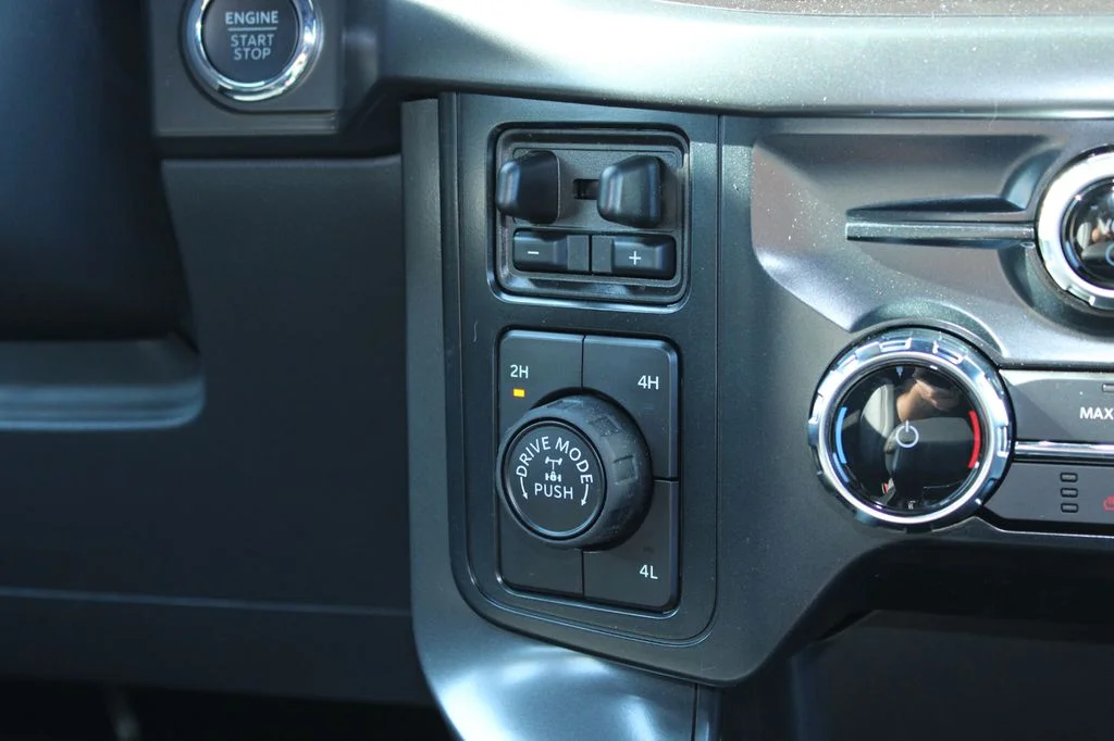 New 2026 Agate Black Metallic Ford Tremor® image 31