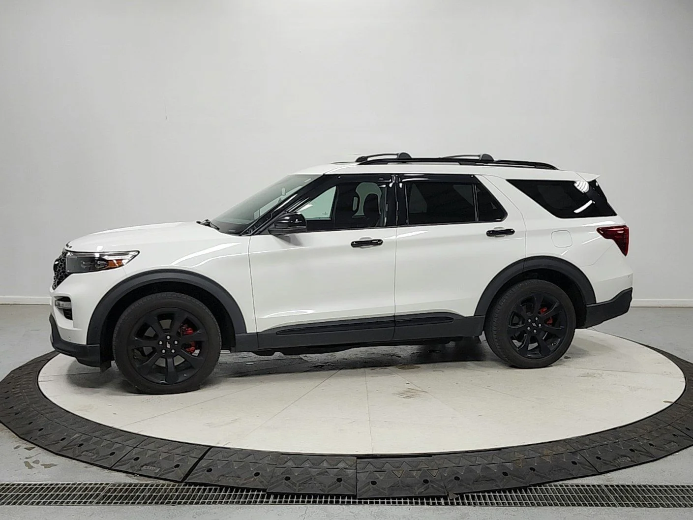 Used 2020 White Ford ST image 4
