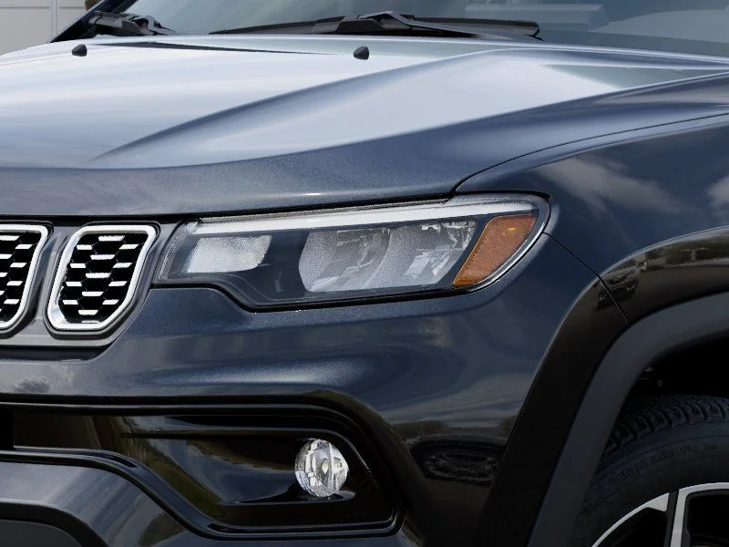 New 2026 Diamond Black Crystal Pearlcoat Jeep Limited image 10