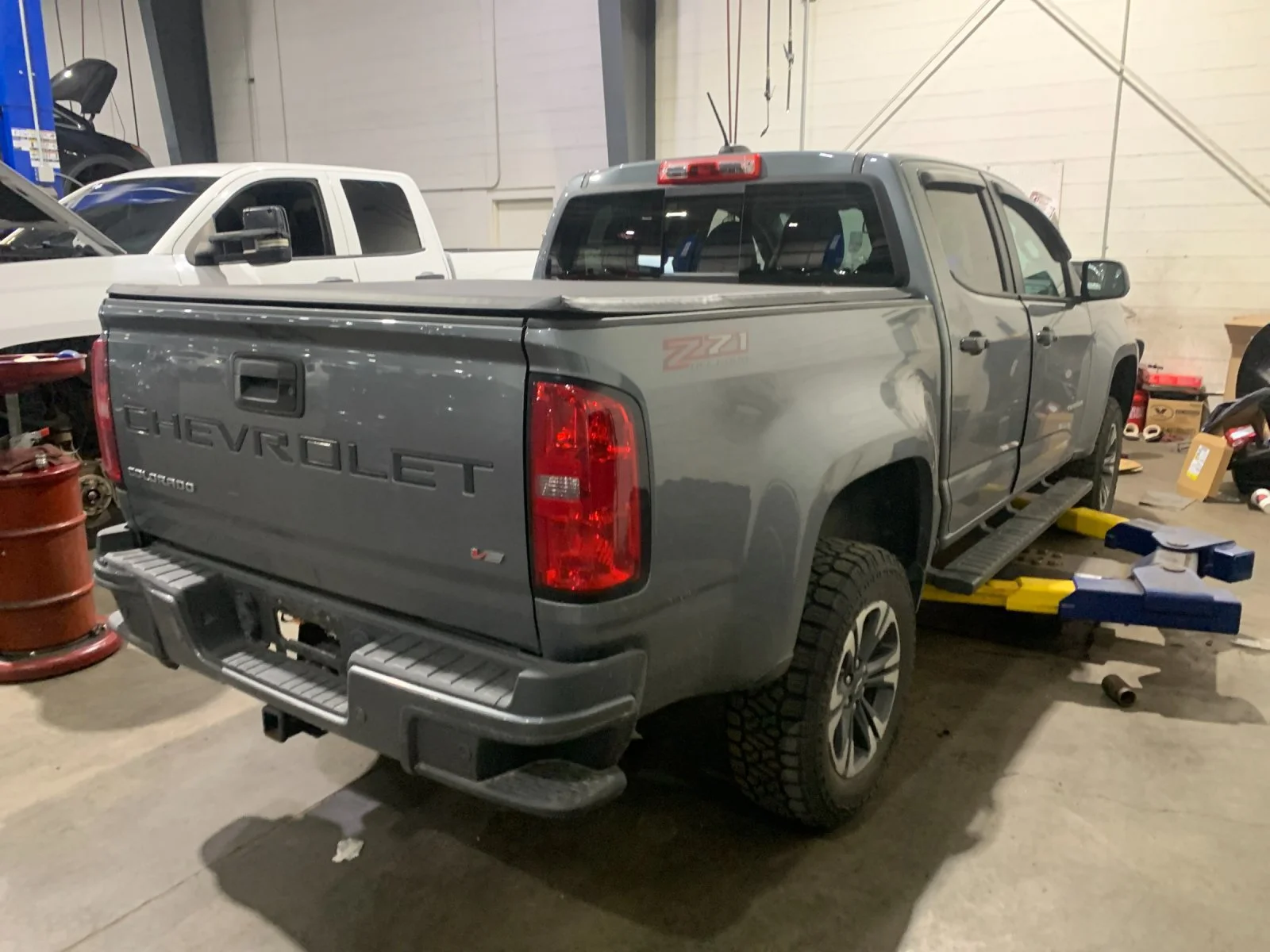 Used 2022 SATIN STEEL METALLIC Chevrolet 4WD Z71 image 2