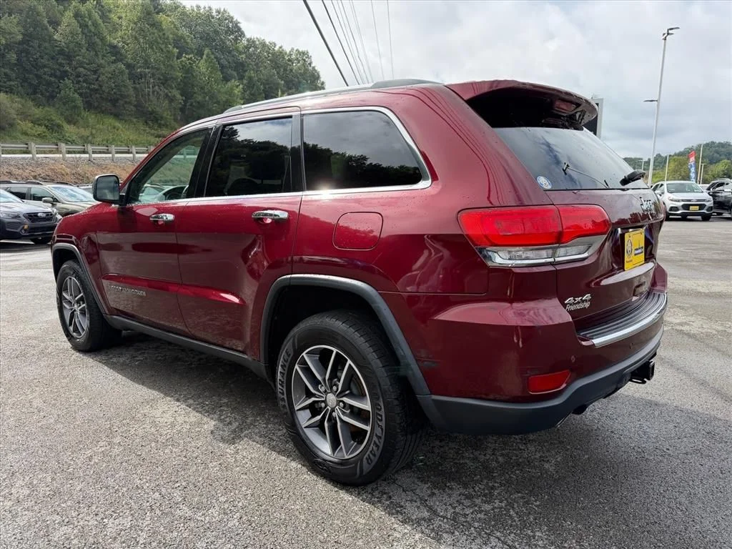 Used 2018 Red Jeep Limited image 5