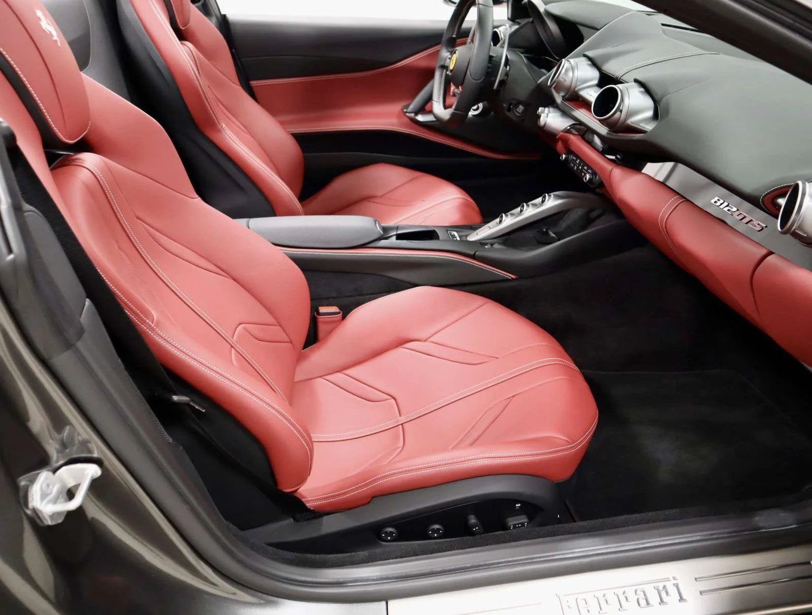 Certified Used 2018 Nero Ferrari  image 55