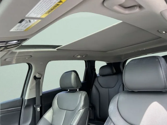 Used 2023 Gray Hyundai SEL image 27