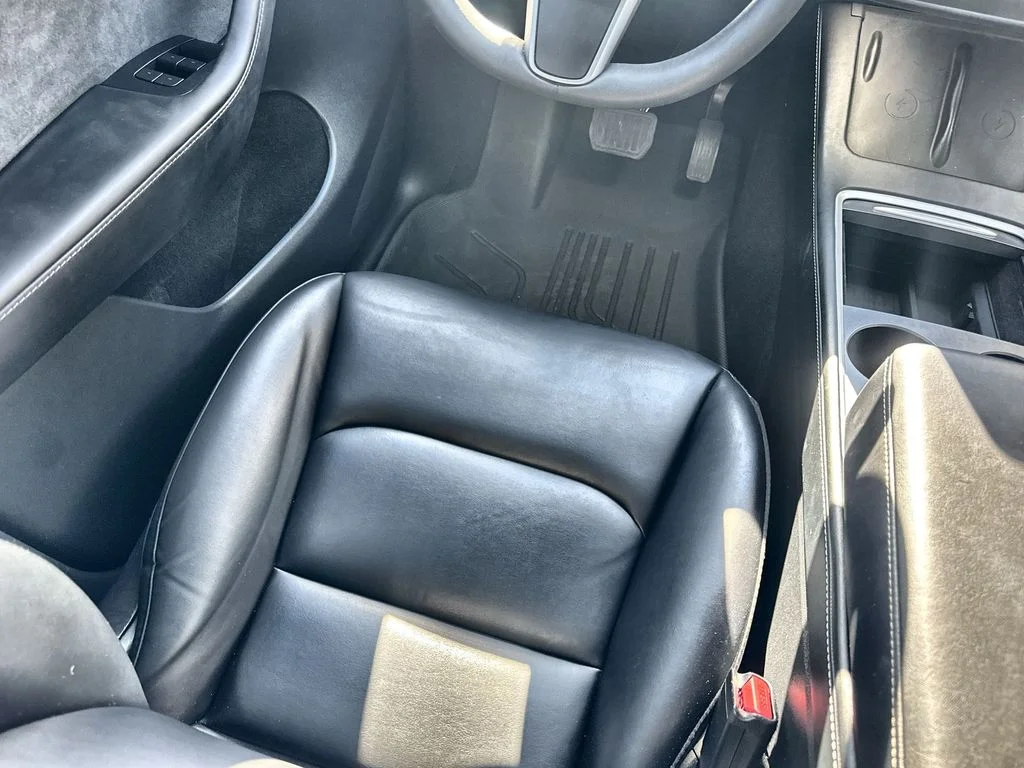 Used 2024  Tesla  image 20