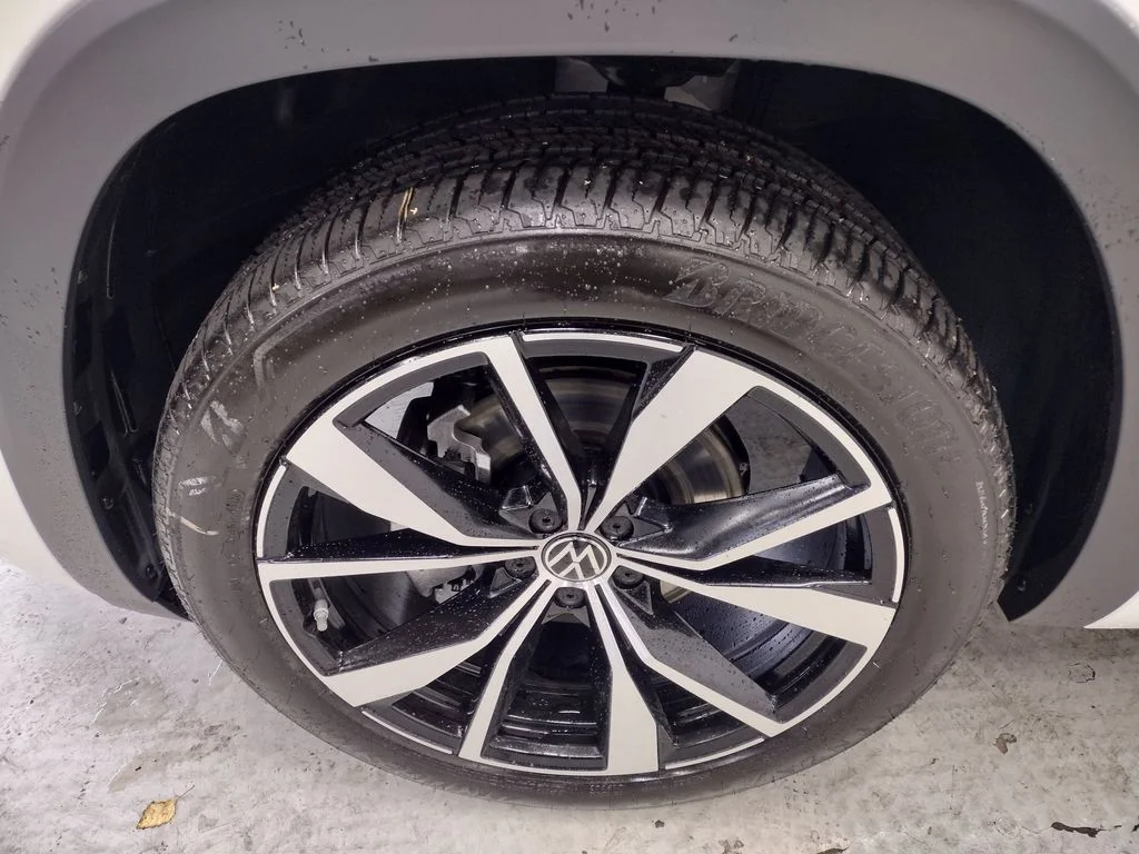 New 2026 White Volkswagen 2.0T SEL Premium R-Line image 7
