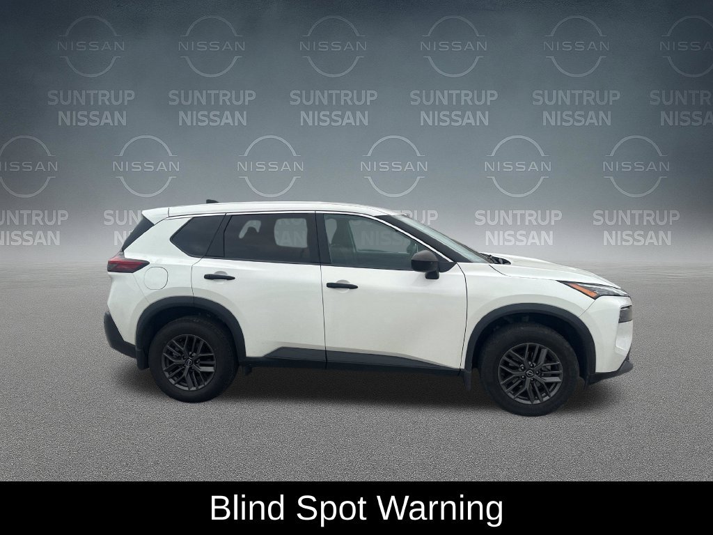 Used 2023 White Nissan S image 7