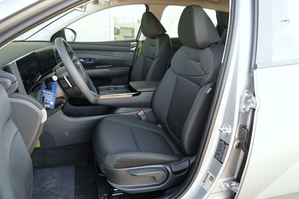 New 2026 Shimmering Silver Hyundai Blue SE image 30