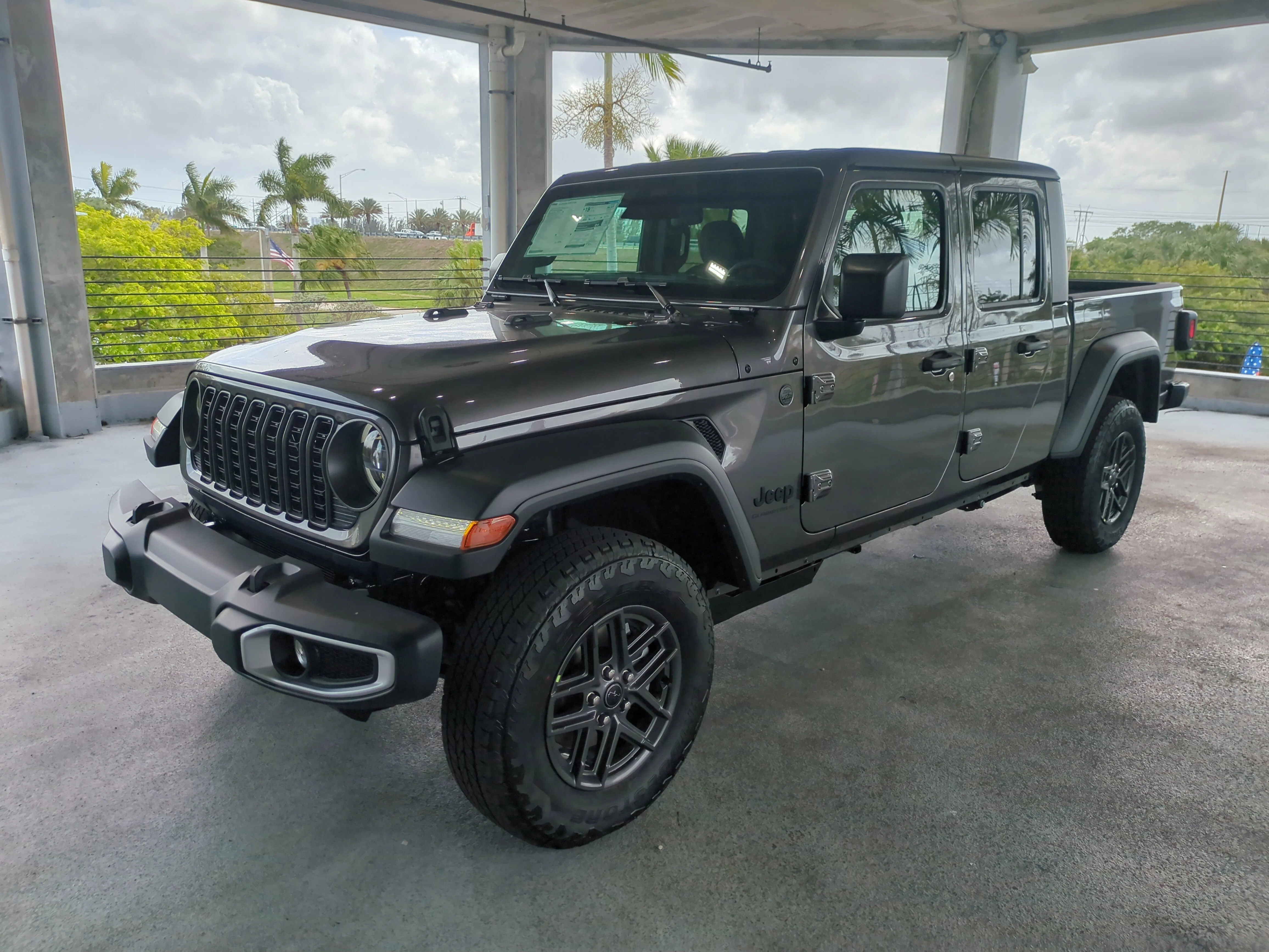 New 2026 Granite Crystal Metallic Clear-Coat Exterior Paint Jeep Sport S image 8