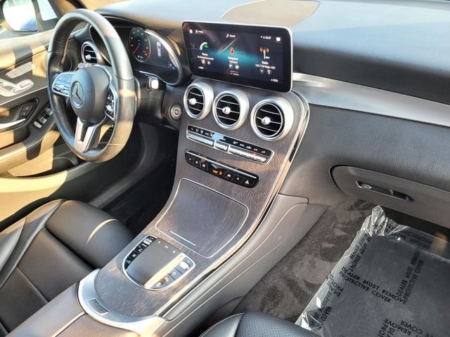 Used 2022 White Mercedes-Benz GLC 300 image 21
