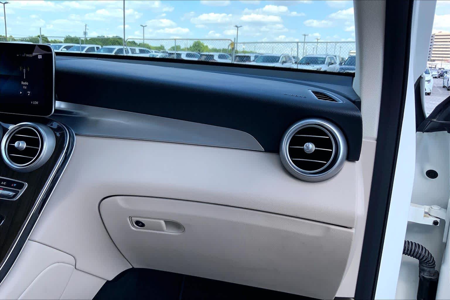Used 2022 Polar White Mercedes-Benz GLC 300 image 18
