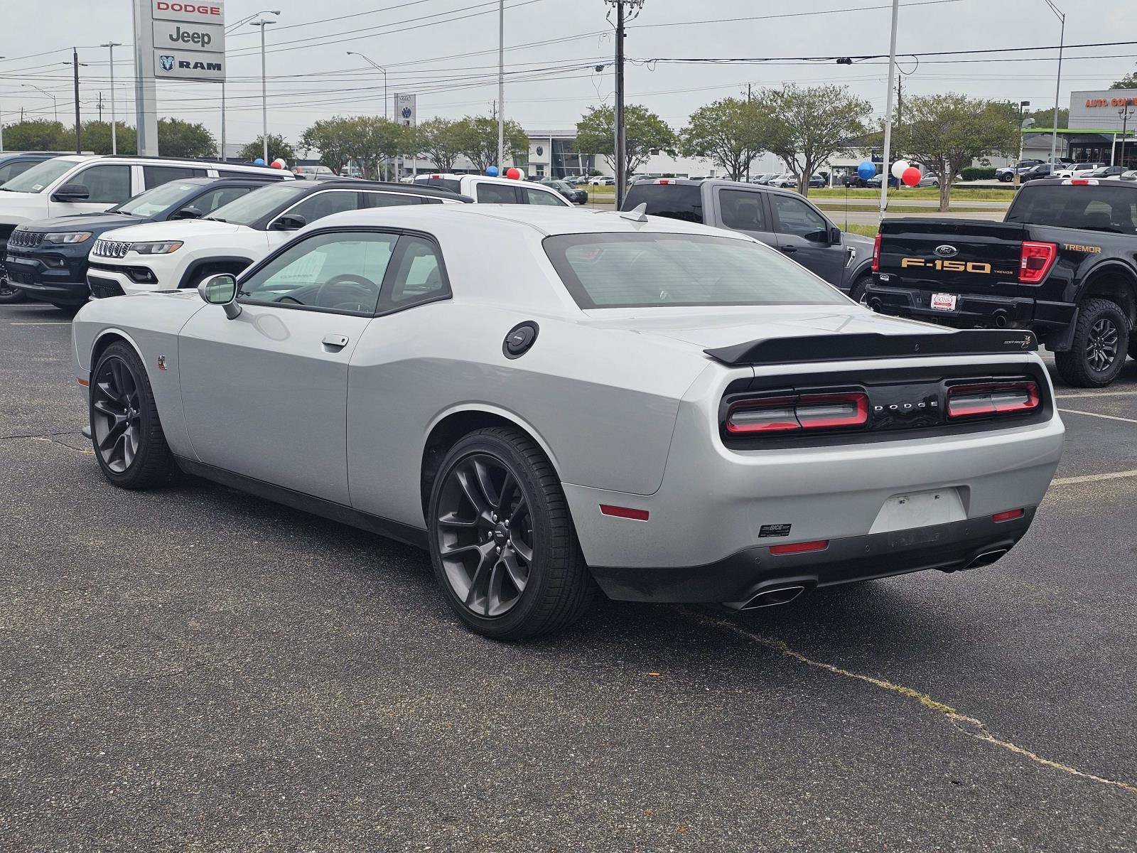 Used 2022 Triple Nickel Clearcoat Dodge R/T Scat Pack image 8