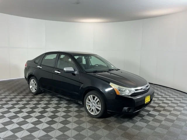 Used 2010  Ford SEL image 3