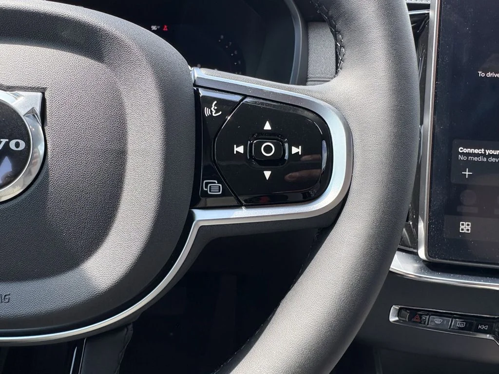 2026 Volvo XC90 Plus - Photo 16