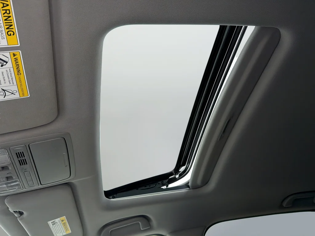 Used 2020 White Honda Touring image 11