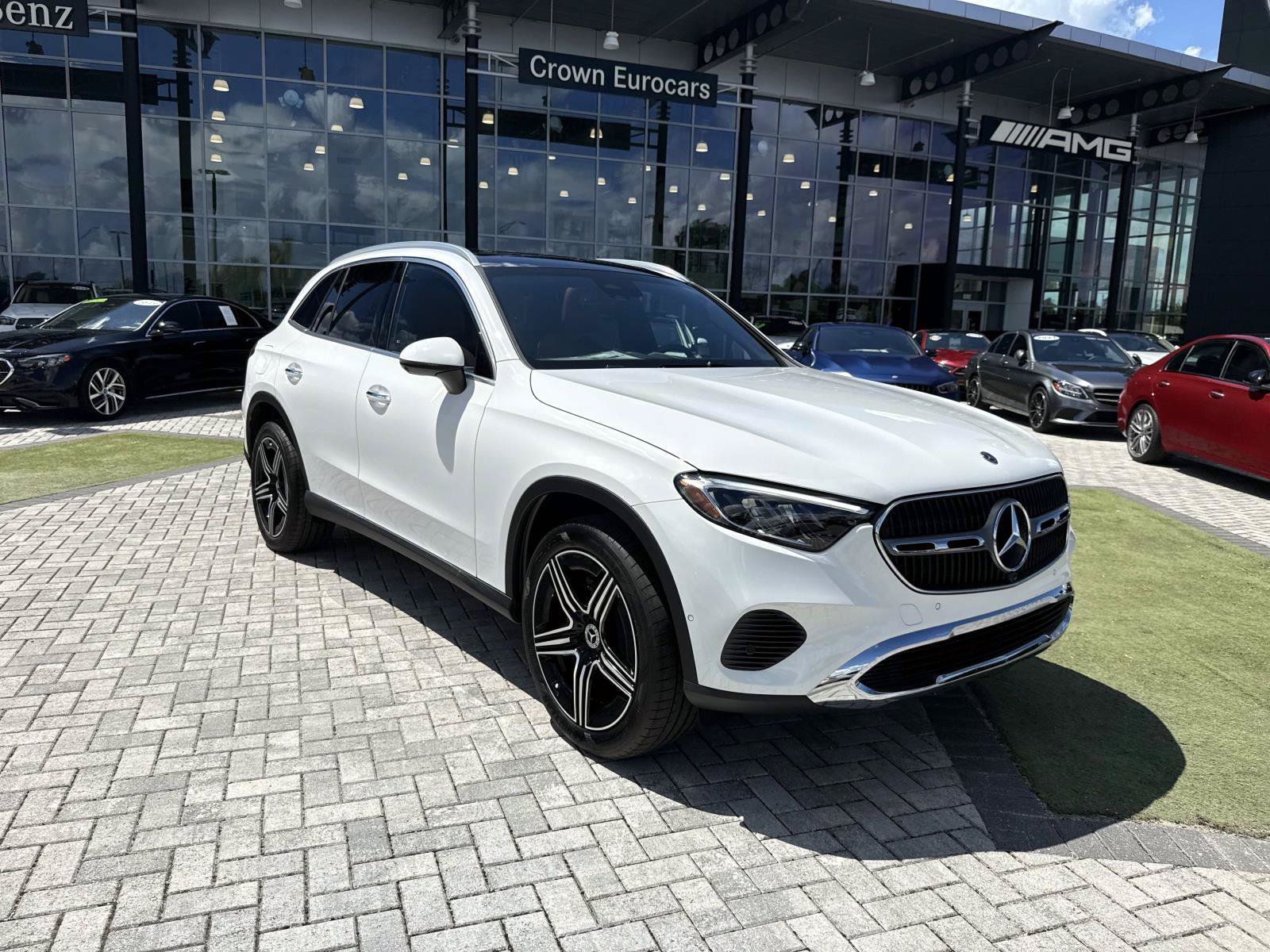 New 2027 Polar White Mercedes-Benz 300 SUV image 7