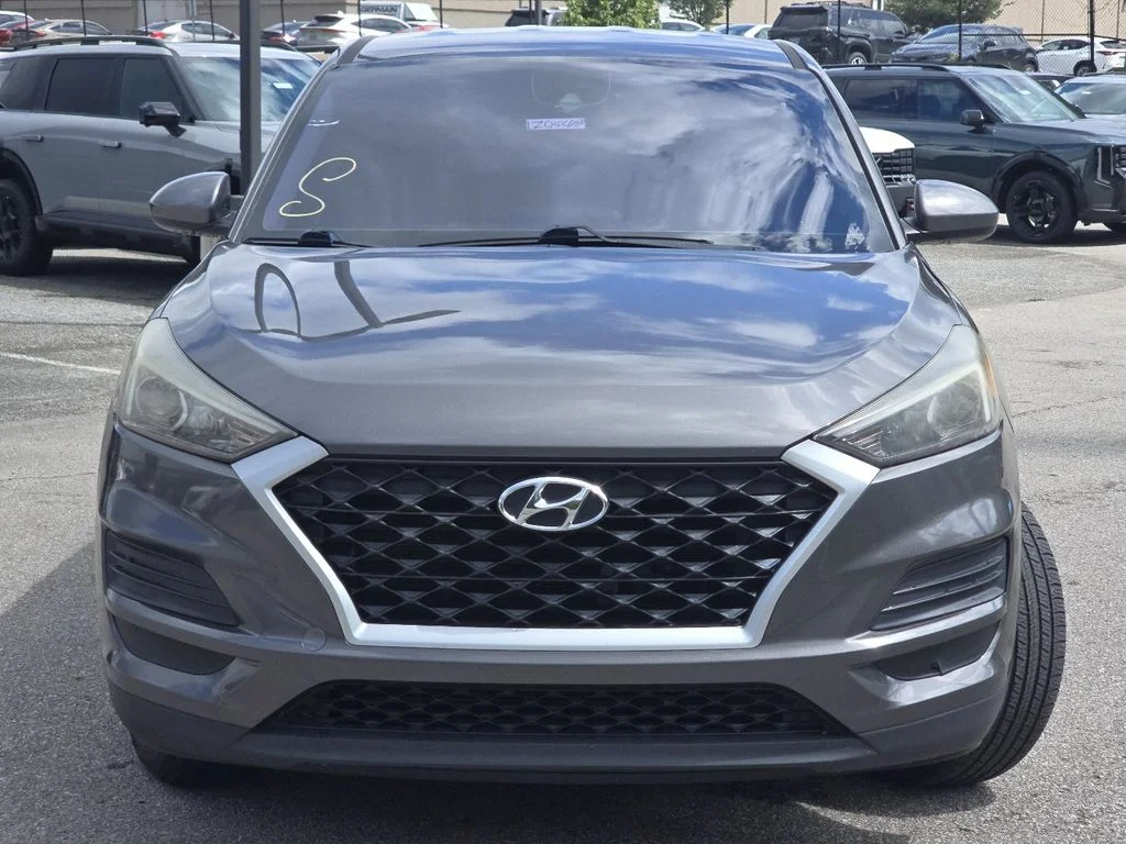 Used 2020 Gray Hyundai SE image 8