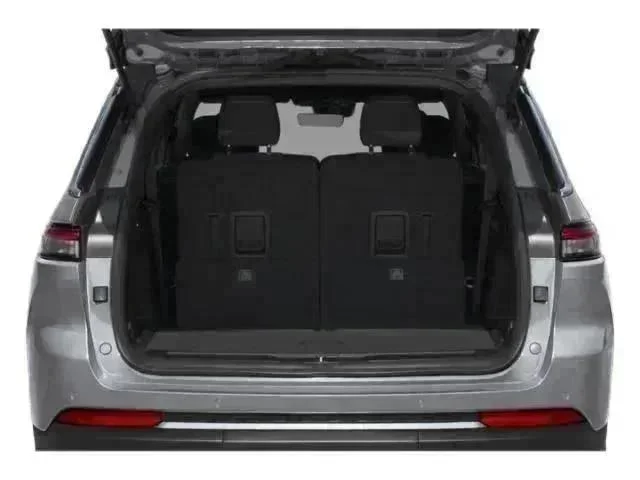 New 2026 Baltic Gray Metallic Clear-Coat Exterior Paint Jeep Limited image 8