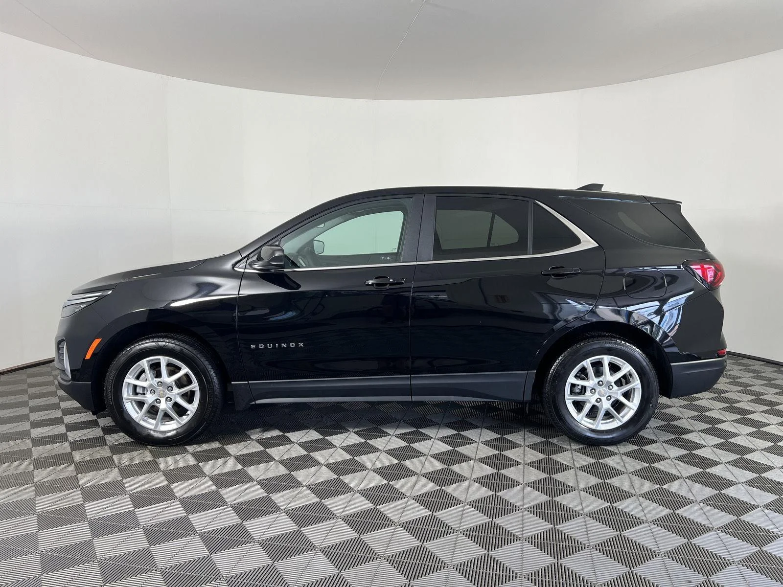 Used 2024 Mosaic Black Metallic Chevrolet LT image 27