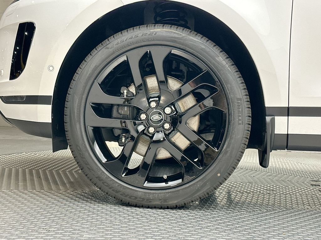 New 2026 Ostuni Pearl White Land Rover S image 5