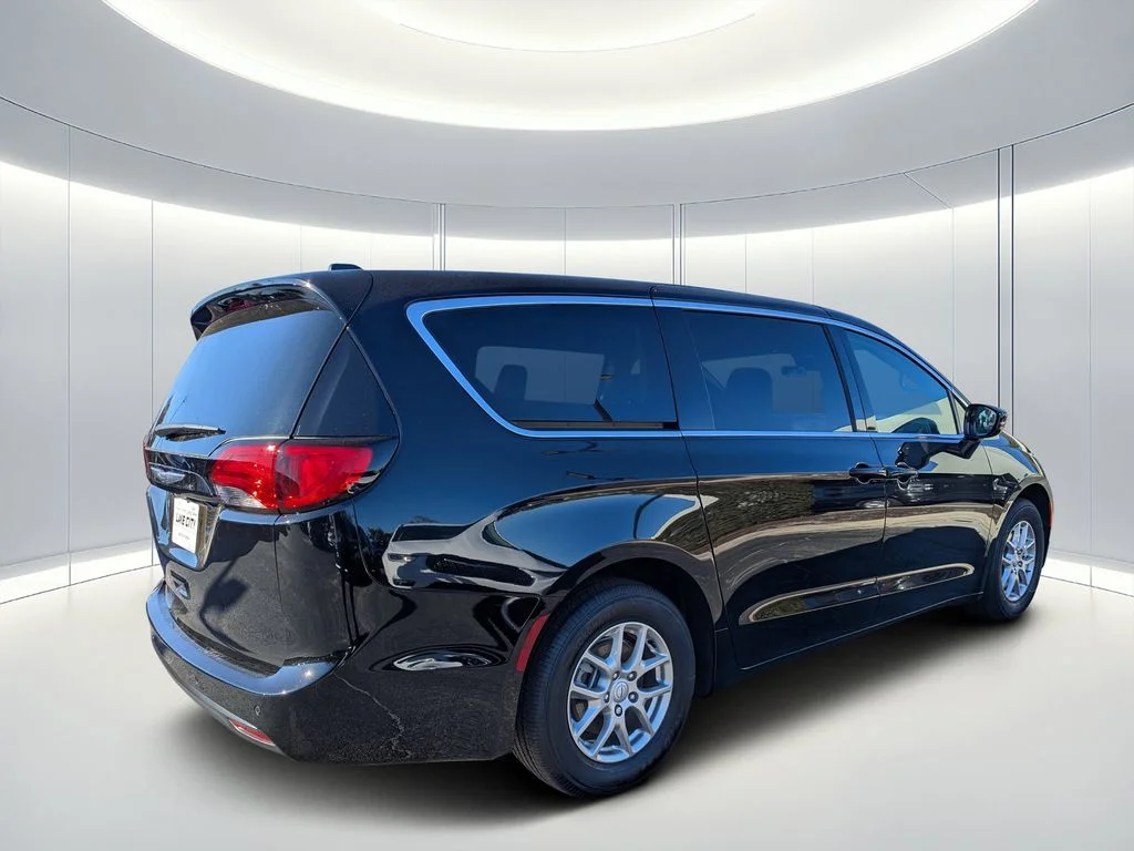 New 2026 Diamond Black Crystal Pearl-Coat Exterior Paint Chrysler LX image 3