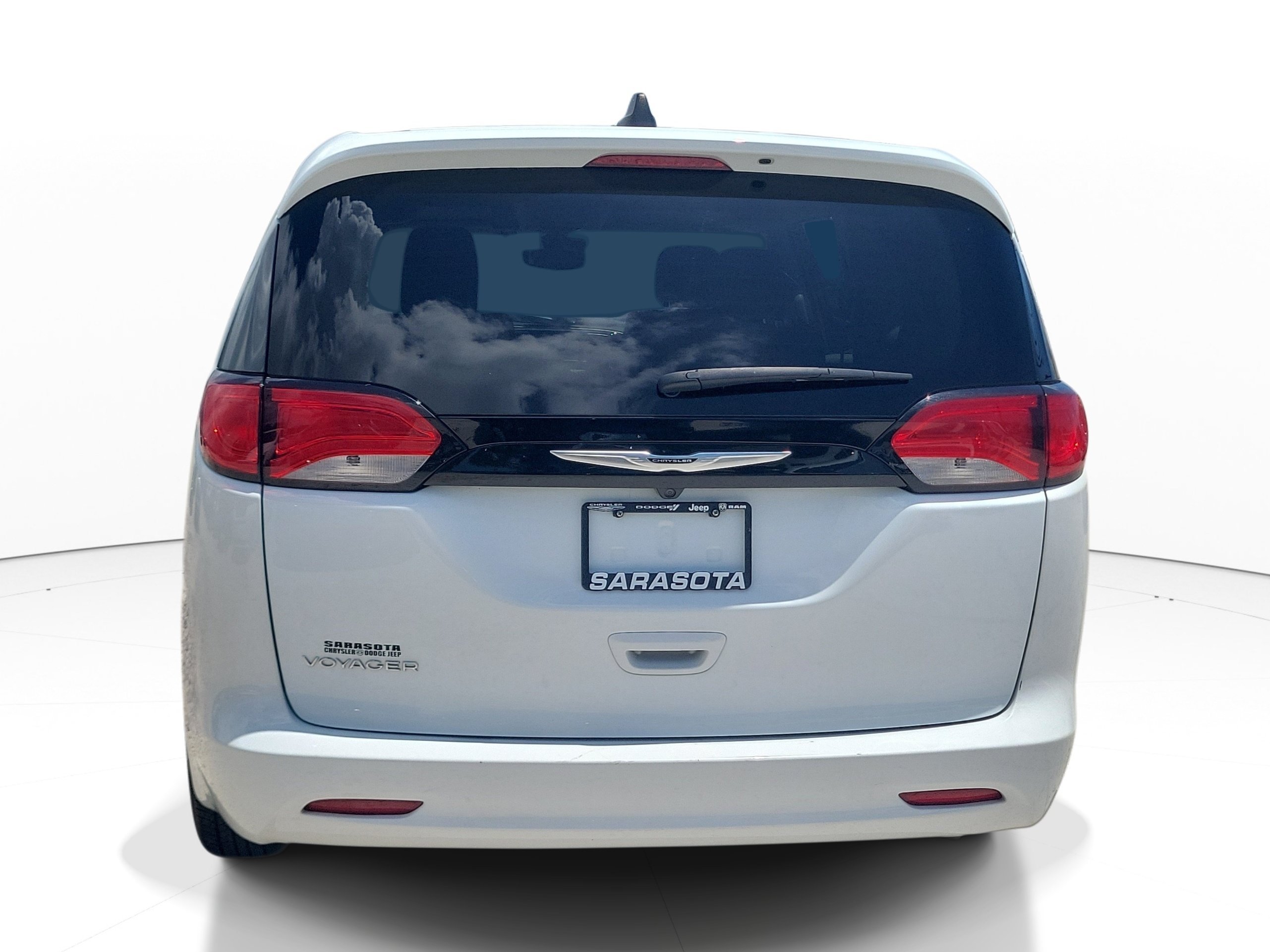 Used 2024 Bright White Clearcoat Chrysler LX image 5