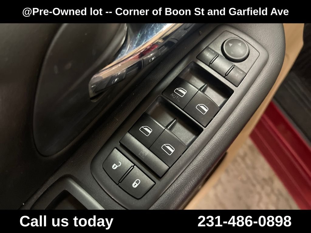 Used 2014 Red Dodge SE image 16