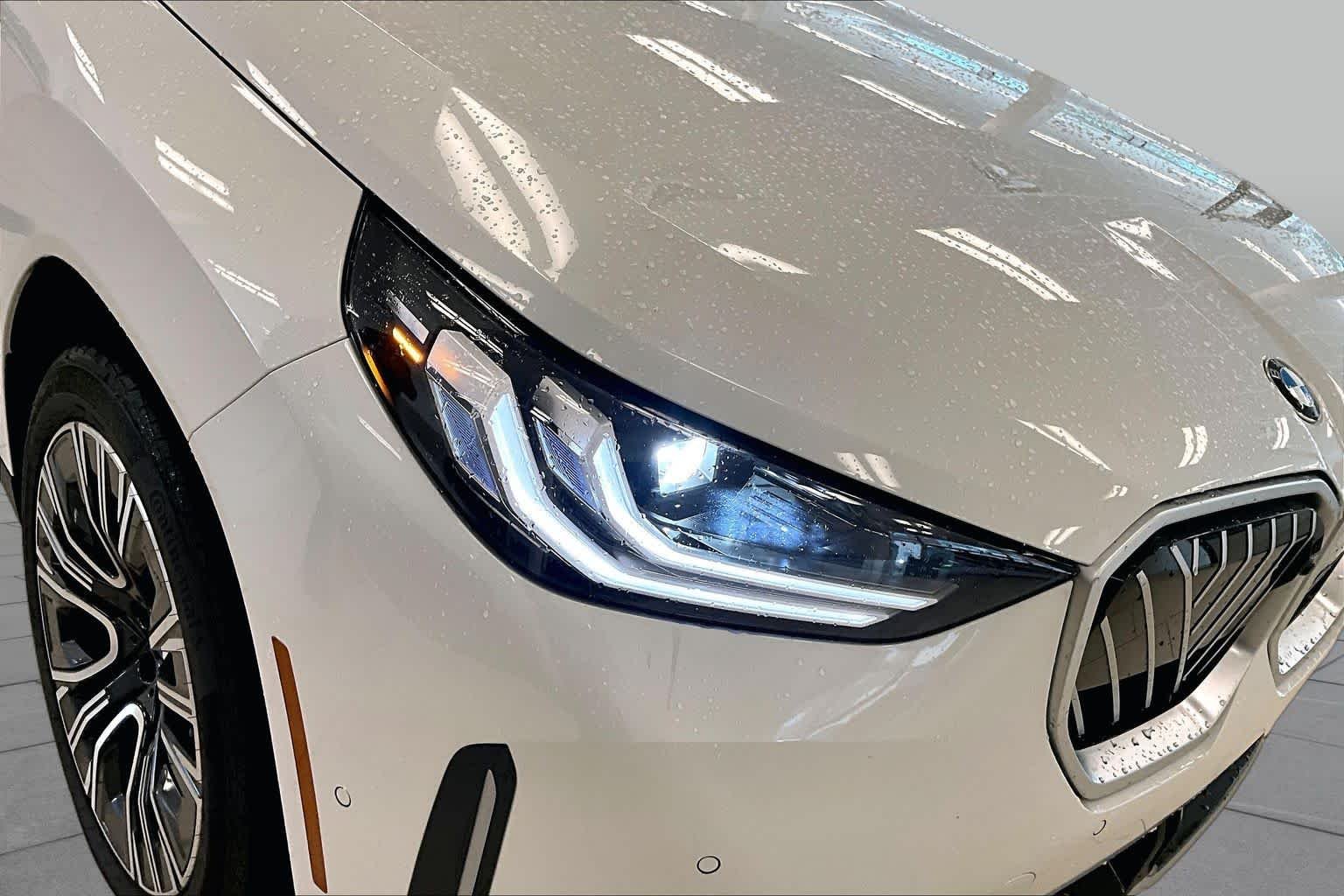 Used 2025 Mineral White Metallic BMW 30 xDrive image 26