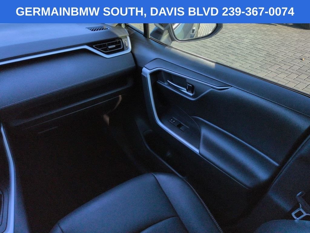 Used 2021 Lunar Toyota XLE Premium image 19
