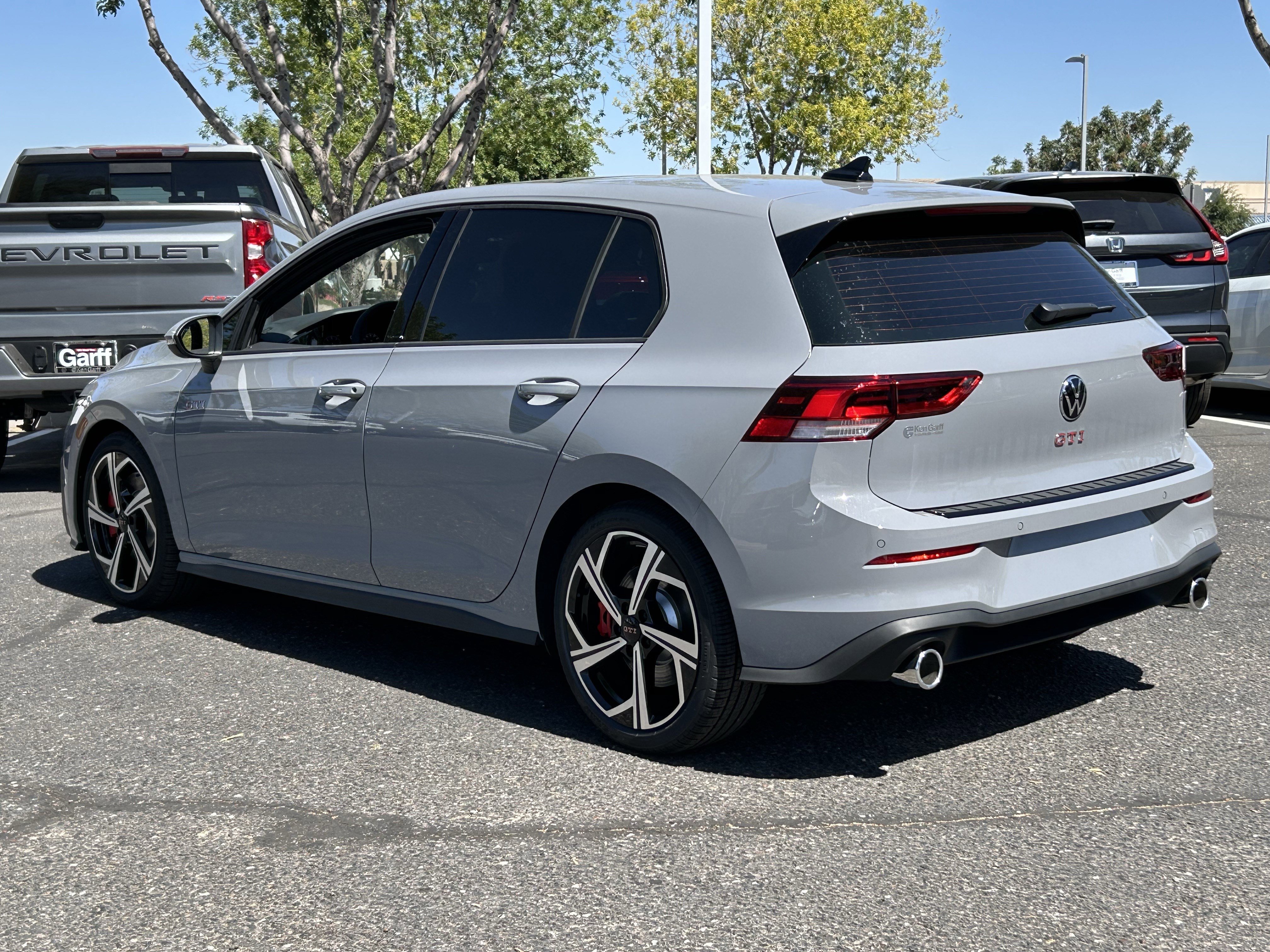 New 2026 Moonstone Gray Volkswagen SE image 2