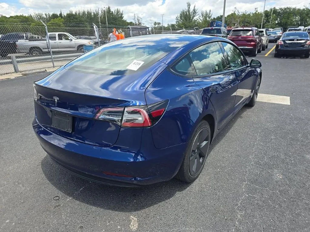 Used 2022 Blue Tesla Long Range image 4