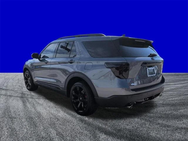 Certified Used 2022 Carbonized Gray Metallic Ford ST-Line image 6