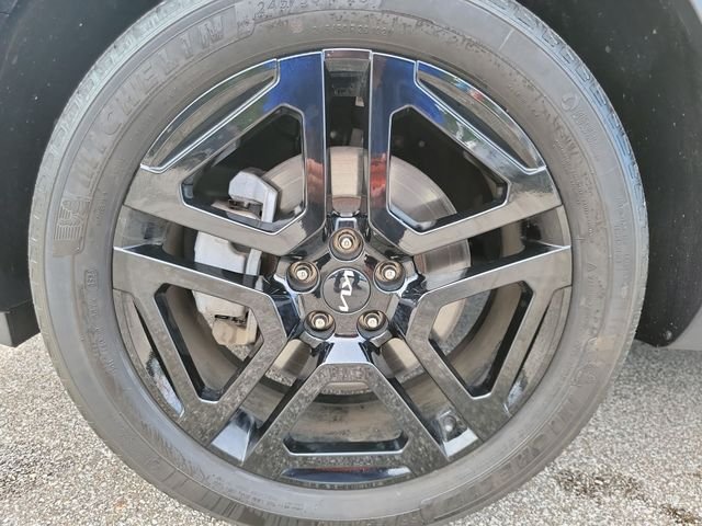 Used 2023 Ebony Black Kia EX X-Line image 21