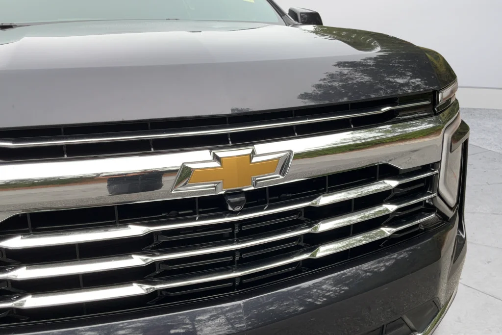 2025 Chevrolet Suburban LT - Photo 27