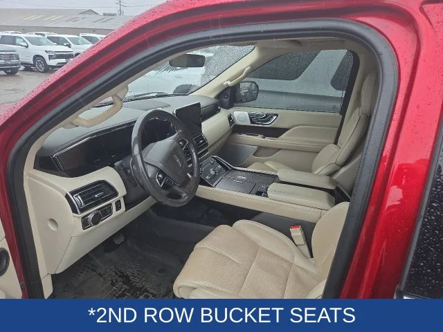 Used 2018 Red Lincoln Reserve image 3