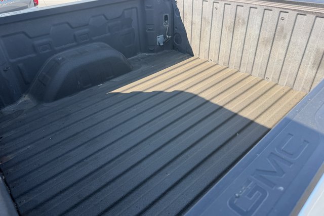 Used 2021 QUICKSILVER METALLIC GMC SLE image 27