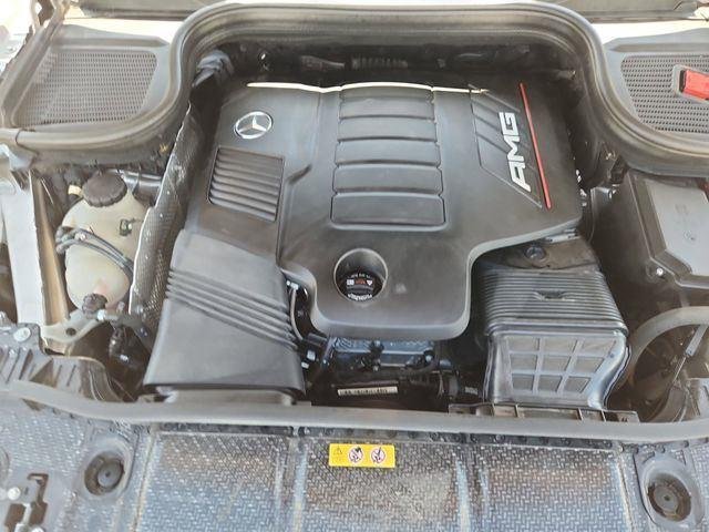 Used 2023 Silver Mercedes-Benz 4MATIC® image 31