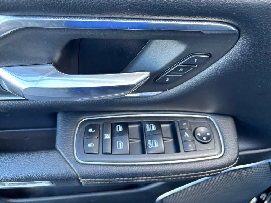 Used 2019 Black Ram Laramie image 29