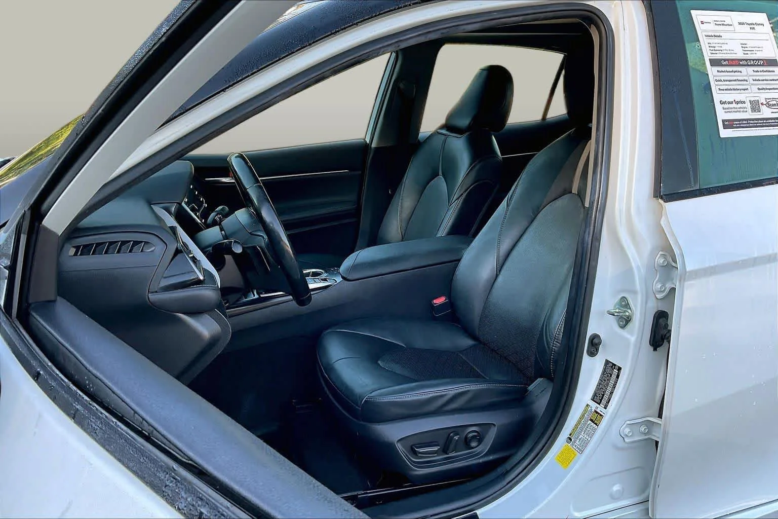 Used 2020 Wind Chill Pearl/Midnight Black Metallic Toyota XSE image 8