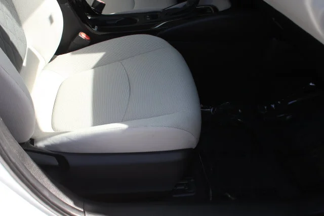 Used 2022 White Toyota LE image 27