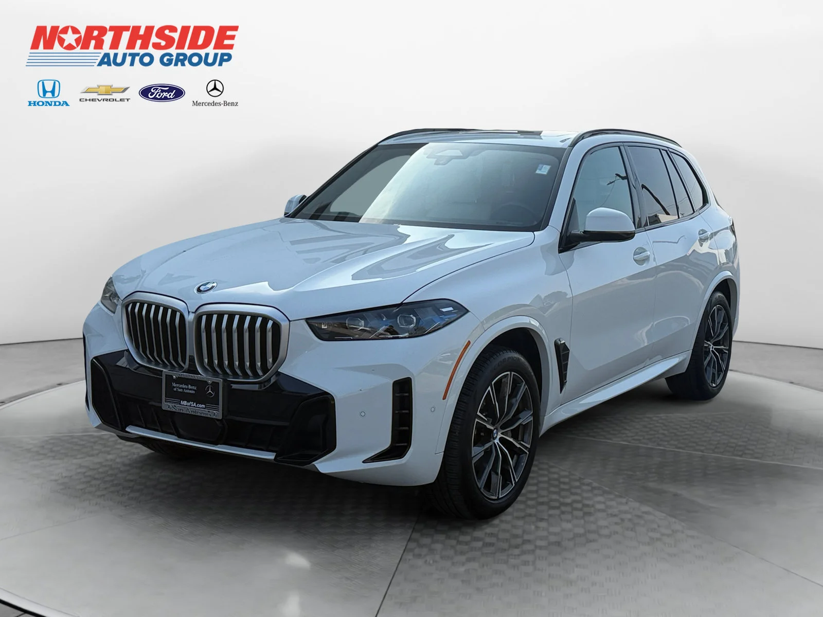 Used 2026 Alpine White BMW xDrive40i image 3
