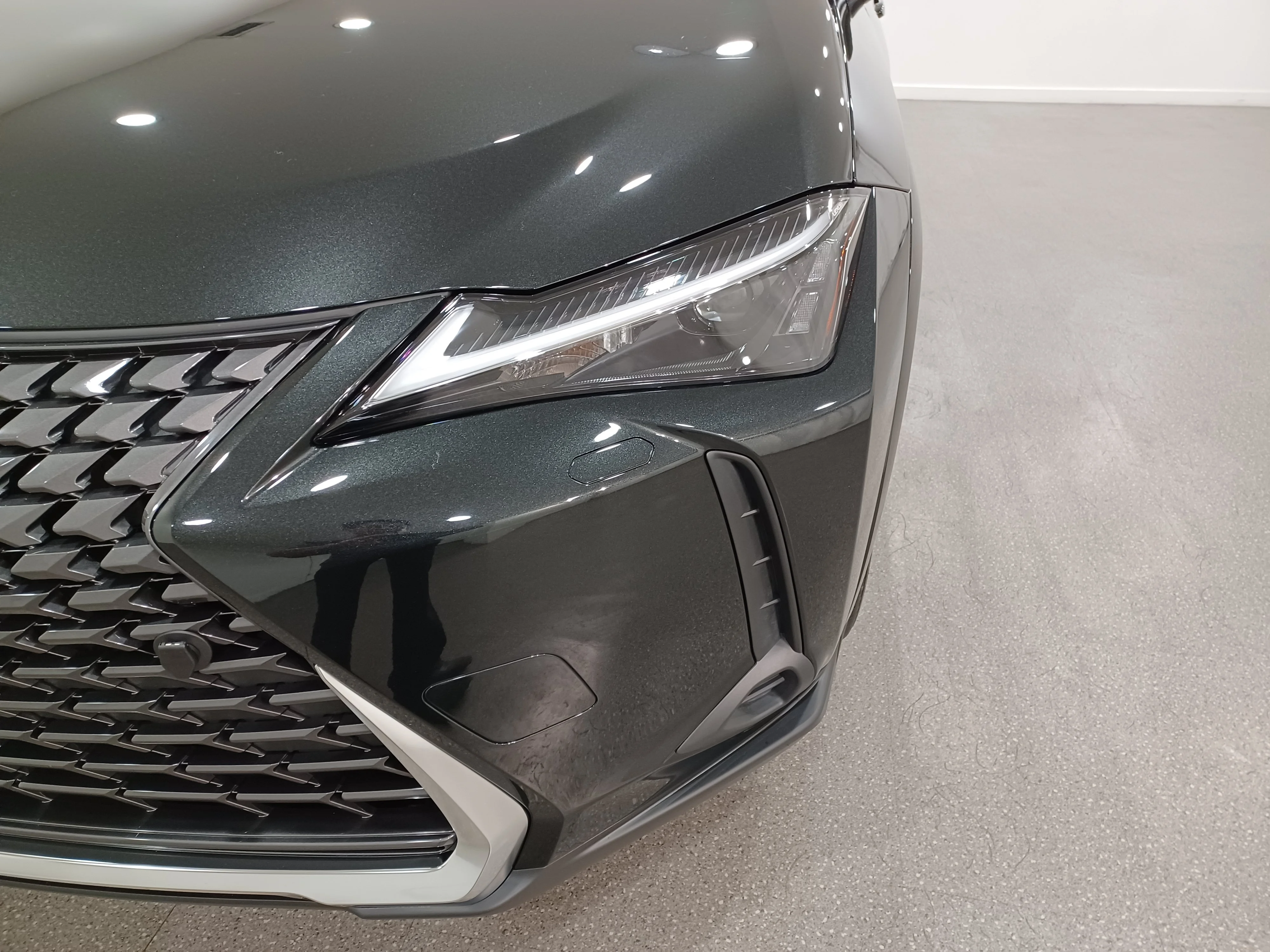 Used 2025 Caviar Lexus 300h Hybrid AWD*Adaptive Cruise | Cooled Leather | Sunroof | Htd Wheel | Lane Keep Assist image 5
