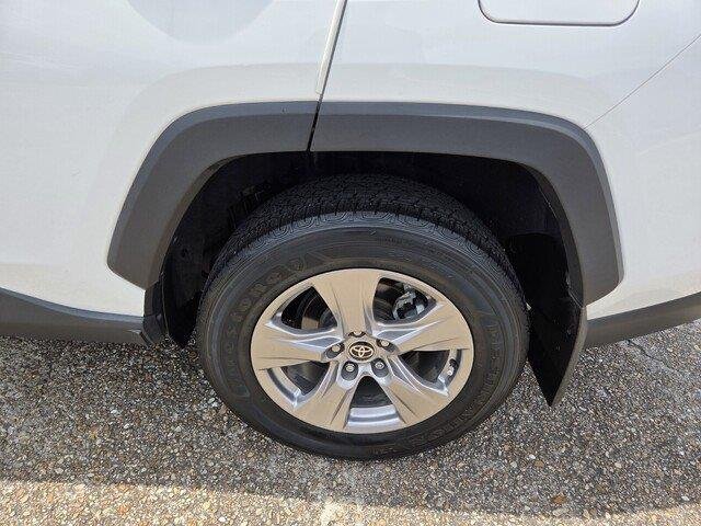 Used 2022 White Toyota XLE image 26