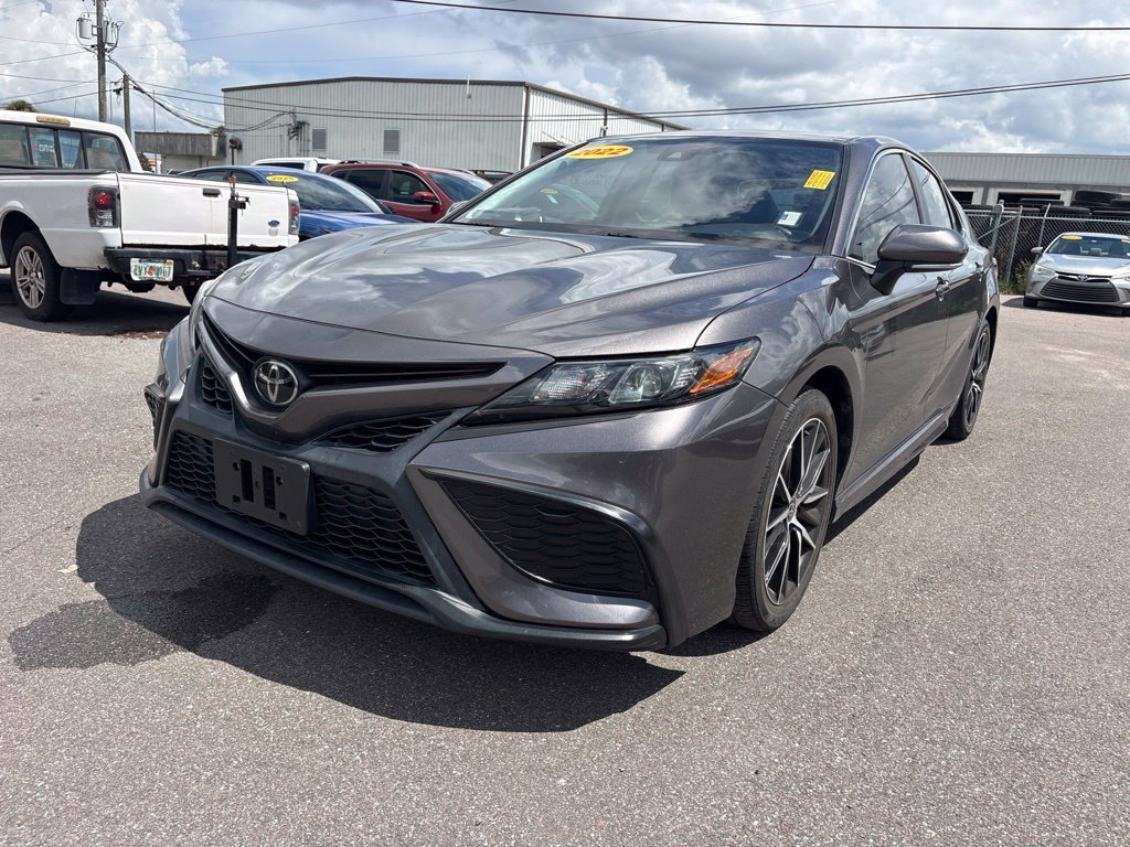 2022 Toyota Camry SE - Photo 7