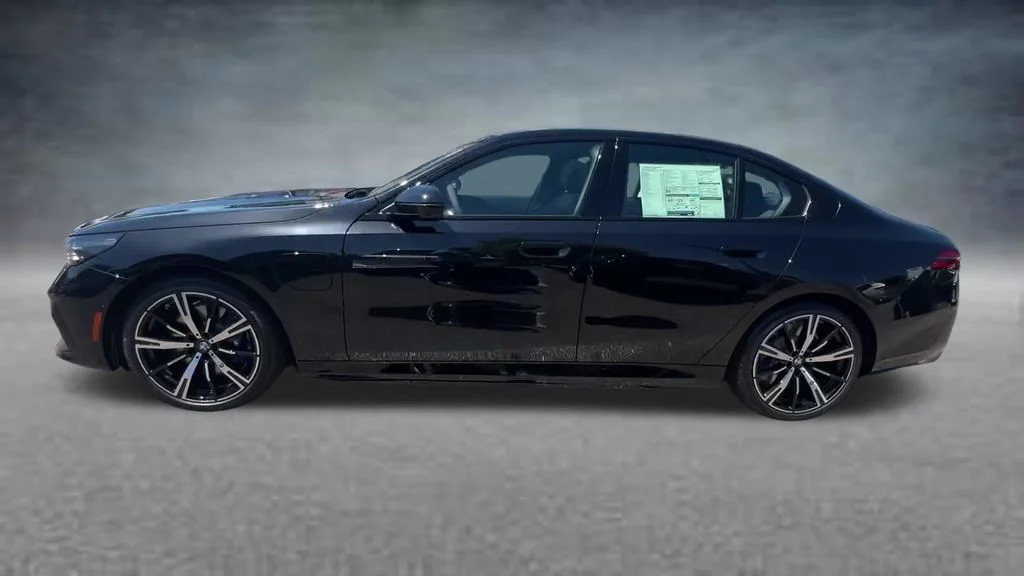 New 2027 Black BMW 550e xDrive image 9