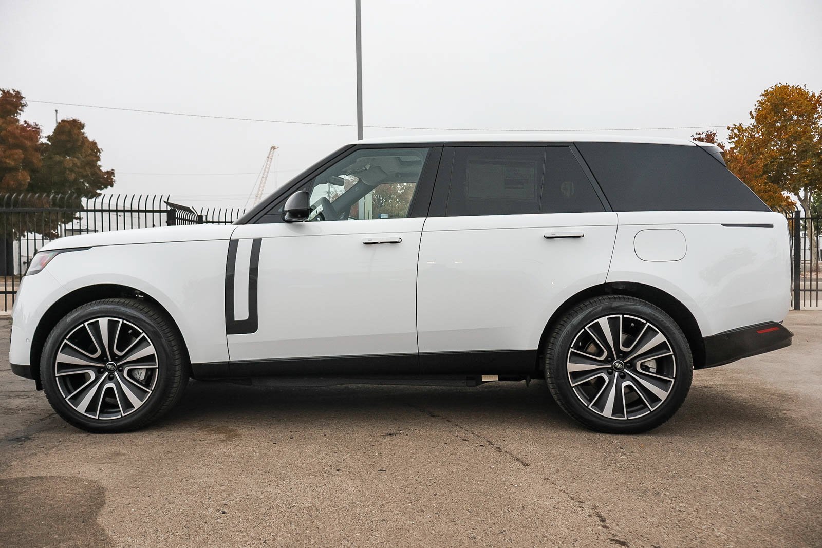 2025 Land Rover Range Rover SE - Photo 7