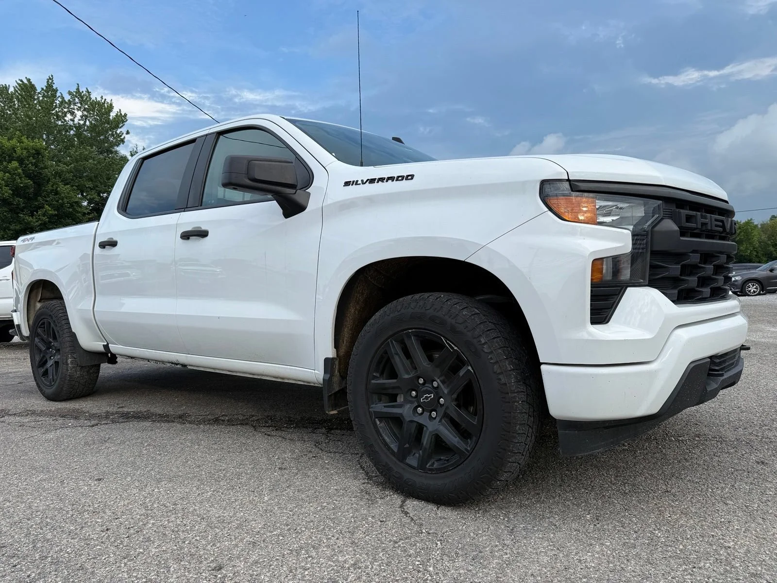 Used 2022 Summit White Chevrolet Custom image 8