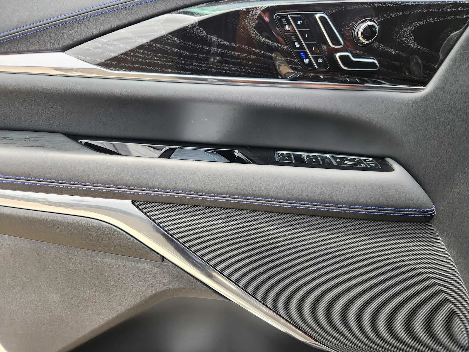 2026 Cadillac Escalade IQL Luxury - Photo 16