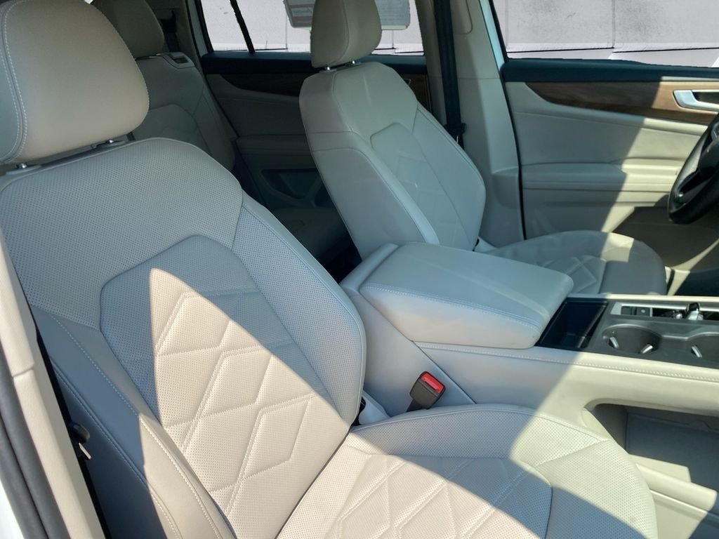 Used 2026 White Volkswagen 2.0T SE image 14
